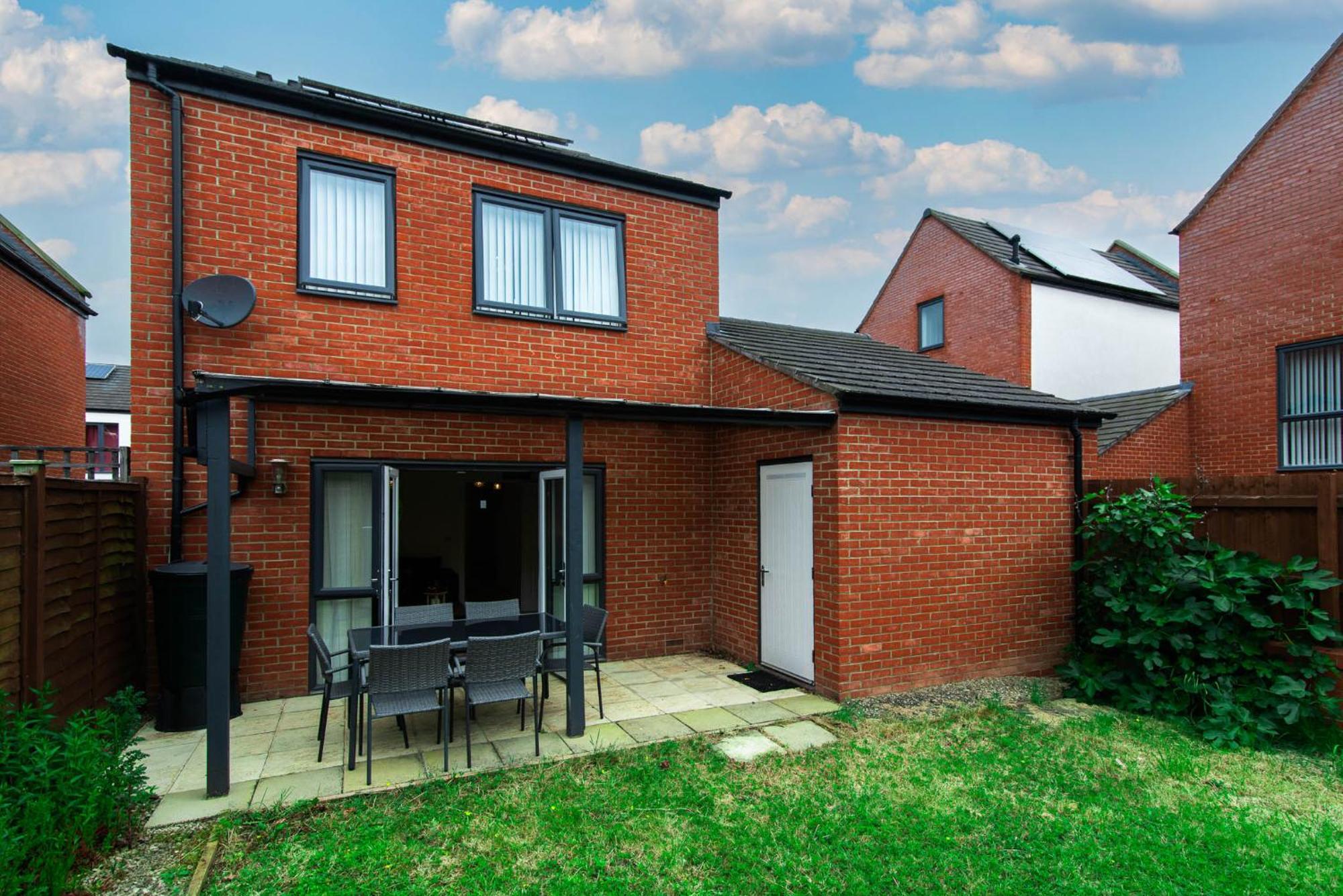 Spacious House Close To Royal Hospital, Free Parking & Garden Casa de férias *